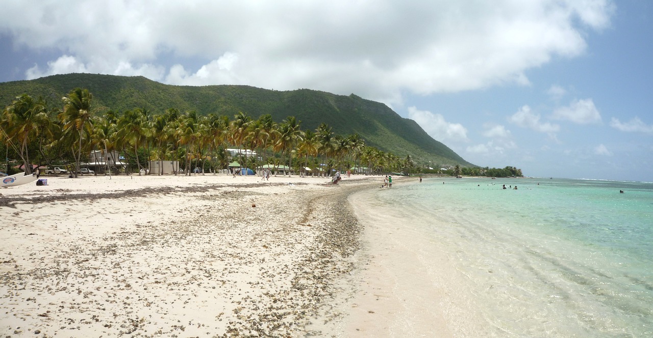 Quelles sont les principales îles de la Guadeloupe ?